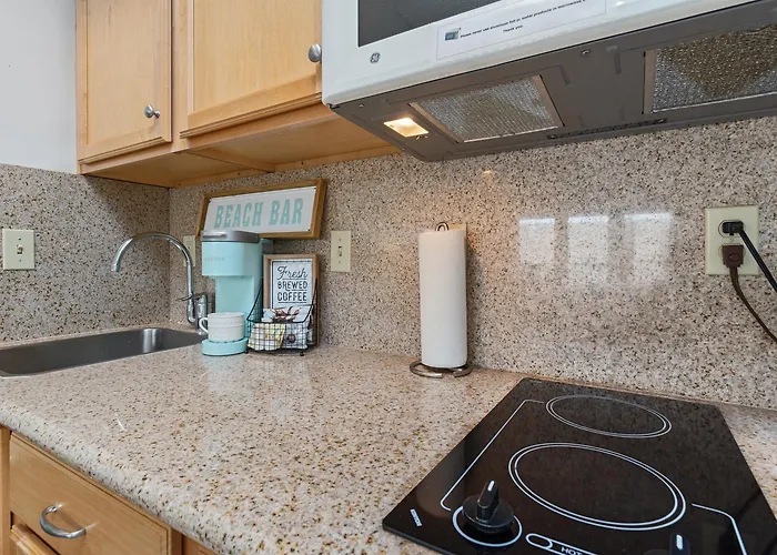 Beach House Inn&Suites